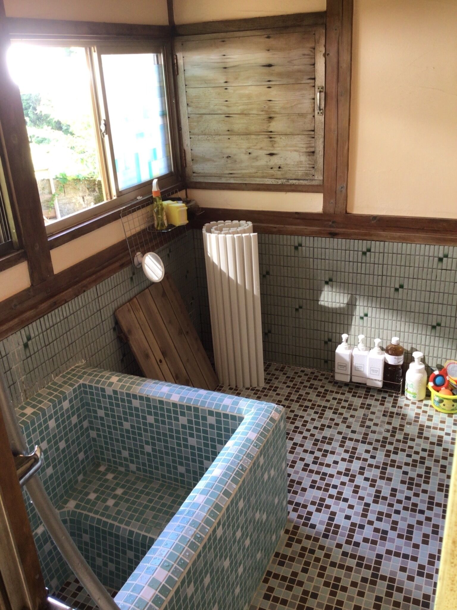 Hair dryer, towels