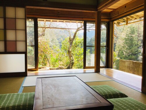 An old folk house inn quietly standing in the moun / Shimanto Kōchi