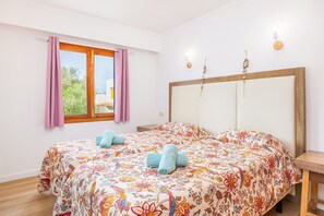 1 bedroom, free WiFi, bed sheets