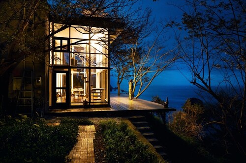 Izu Cliff House / Kamo-gun Shizuoka