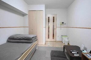 1 bedroom, desk, iron/ironing board, free WiFi