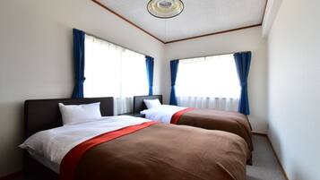 2 habitaciones, escritorio, tabla de planchar con plancha y wifi gratis