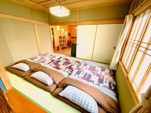 5 chambres, bureau, fer et planche à repasser, Wi-Fi gratuit