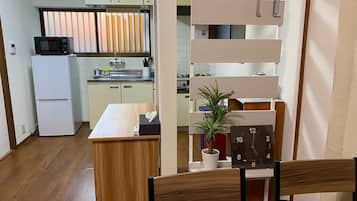 雪櫃、微波爐、爐具、廚房用具/餐具/器皿
