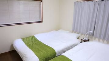 2 bedrooms, desk, iron/ironing board, free WiFi