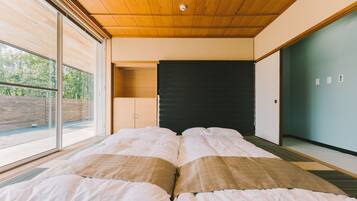 2 bedrooms, desk, iron/ironing board, free WiFi