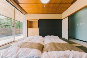 2 bedrooms, desk, iron/ironing board, free WiFi - Blue Spring Villa Mansion in the forest - Blue Spring Villa / Okayama Okayama (Okayama)