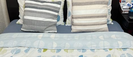 1 habitación, escritorio, tabla de planchar con plancha y wifi gratis