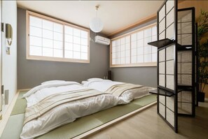 1 habitación, escritorio, tabla de planchar con plancha y wifi gratis 