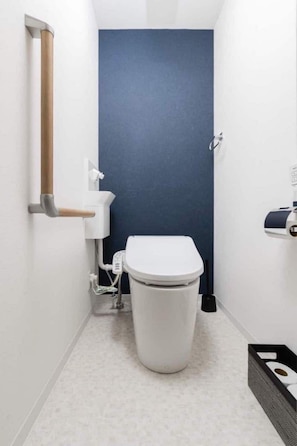 Hair dryer, towels, soap, shampoo - Quadruple room / Kyoto Kyōto (Kyoto)