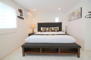 2 bedrooms, desk, free WiFi, bed sheets
