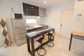 雪櫃、微波爐、爐具、廚房用具/餐具/器皿