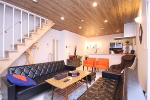 TV, Netflix, streaming services - 3 minutes walk from Kawaguchiko Station FUJIQ C / Minamitsuru-gun Yamanashi (Minamitsuru-gun)