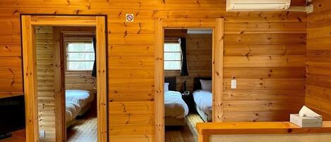 2 عدّة غرف نوم ومكواة/لوح كي وواي فاي مجانًا وملاءات أسرّة