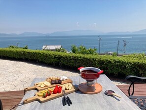 Outdoor dining - Seaside Villa SASAO / Takamatsu Kagawa (Takamatsu)