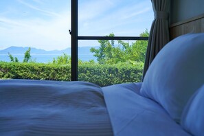 3 chambres, bureau, Wi-Fi gratuit, draps fournis