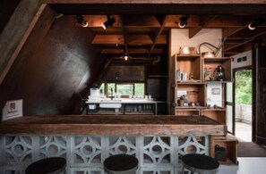 冰箱、微波炉、炉灶、厨具/餐具