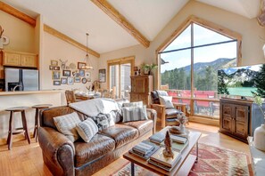 Smart-TV, Kamin, Netflix, Hulu