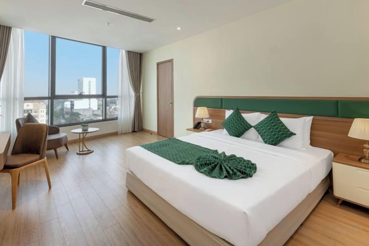 Minibar, desk, laptop workspace, rollaway beds