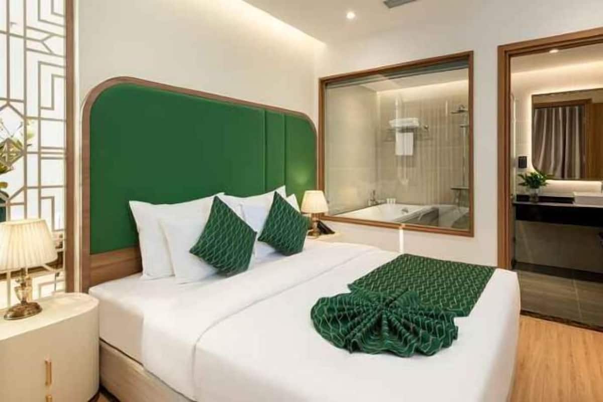 Minibar, individually furnished, desk, laptop workspace