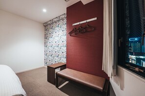 1 quarto, escrivaninha, Wi-Fi de cortesia, roupa de cama