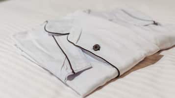 1 bedroom, desk, free WiFi, bed sheets