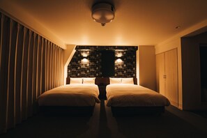 1 bedroom, desk, free WiFi, bed sheets - Top Floor Balcony Suite 8SUITE NonSmoking / Saga Saga (Saga)
