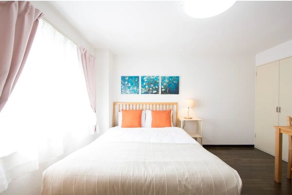 1 chambre, bureau, fer et planche à repasser, accès au Wi-Fi (inclus)