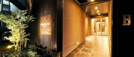 المنشأة من الخارج