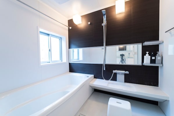 Hair dryer, slippers, towels - 4 minutes walk from JR Ebisu station Newly built - Ebisu detached house / Shibuya-ku Tokyo (Shibuya-ku)