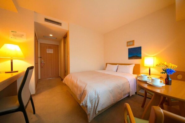 1 bedroom, desk, iron/ironing board, free WiFi