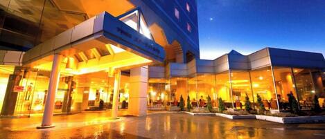 المنشأة من الخارج