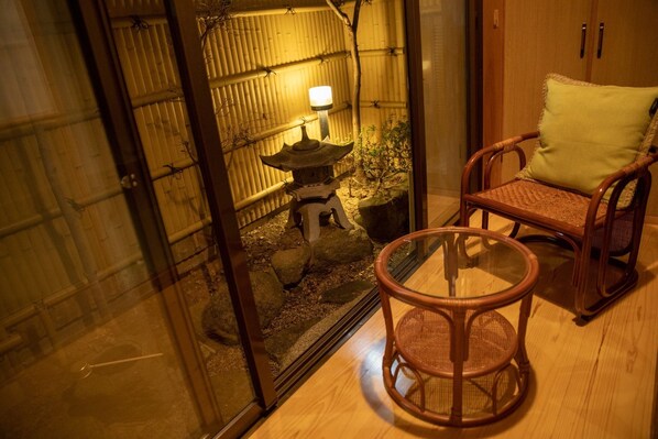 Interior - Entire house reserved3 minutes walk from the station5 minutes Namba trainDirect to KIX - MON Tianxia Chaya MIYAVI Resort / Osaka Ōsaka (Osaka)