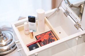 Hair dryer, towels - There are many new properties city center conven - Osaka Sunshine Tower 703 / Osaka Ōsaka (Osaka)