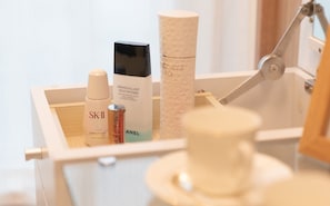 SĂšche-cheveux, serviettes fournies