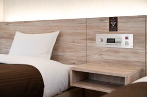 1 bedroom, desk, free WiFi, bed sheets