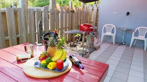 屋外ダイニングエリア