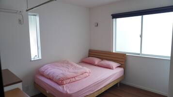 1 bedroom, desk, iron/ironing board, free WiFi