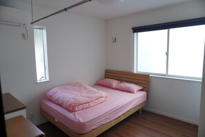 1 bedroom, desk, iron/ironing board, free WiFi