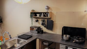 Fridge, microwave, stovetop, cookware/dishes/utensils
