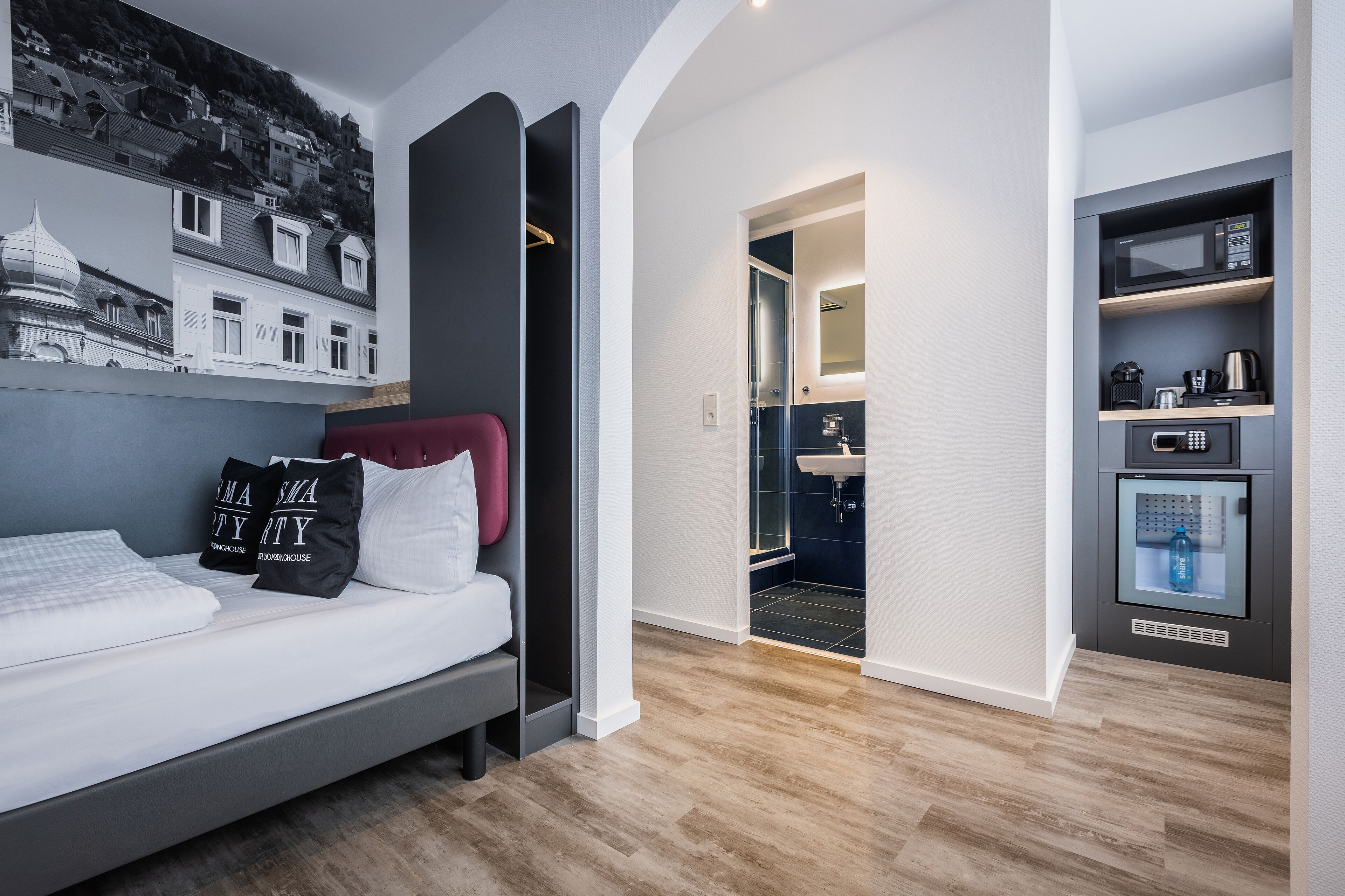 compact double room | 1 bedroom, in-room safe, desk, laptop workspace