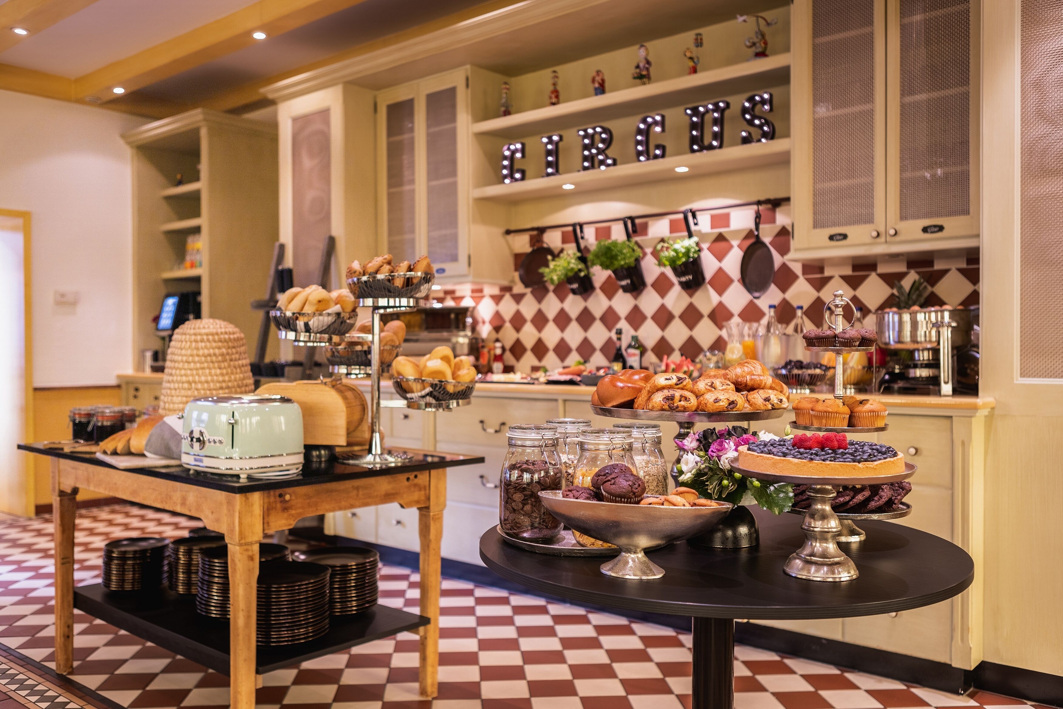 daily buffet breakfast (eur 16.80 per person)