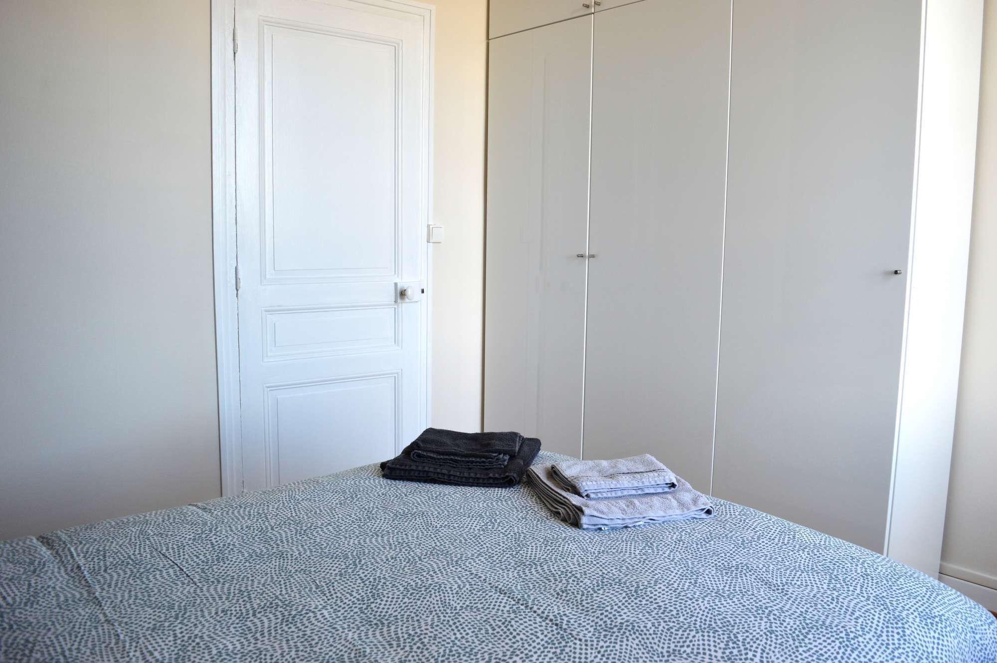 1 soveværelse, strygejern/strygebræt, sengetøj