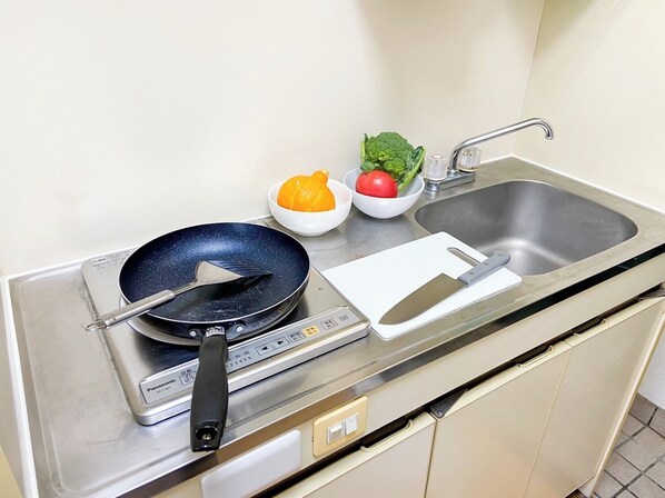 Fridge, microwave, stovetop, cookware/dishes/utensils - Cospa is the best for onsite workers and business / Saitama Saitama (Saitama)