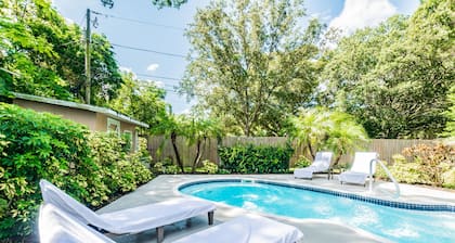 Perfect 3-bedroom home w/heated pool- 10 mins to Clearwater beach