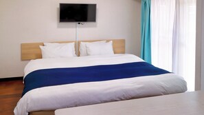 1 slaapkamer, een bureau, een strijkplank/strijkijzer, gratis wifi