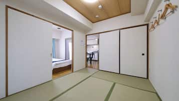 1 bedroom, desk, iron/ironing board, free WiFi