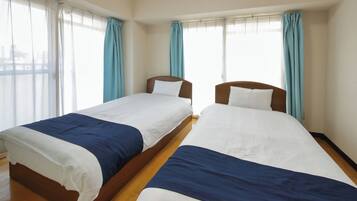 1 bedroom, desk, iron/ironing board, WiFi (free)