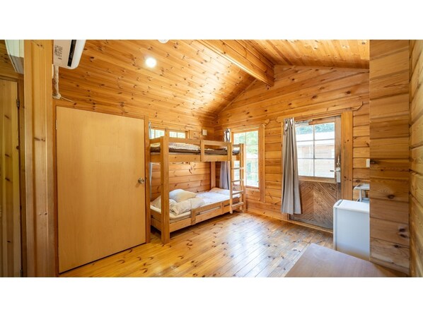 1 chambre, bureau, accĂšs au Wi-Fi (inclus), literie fournie