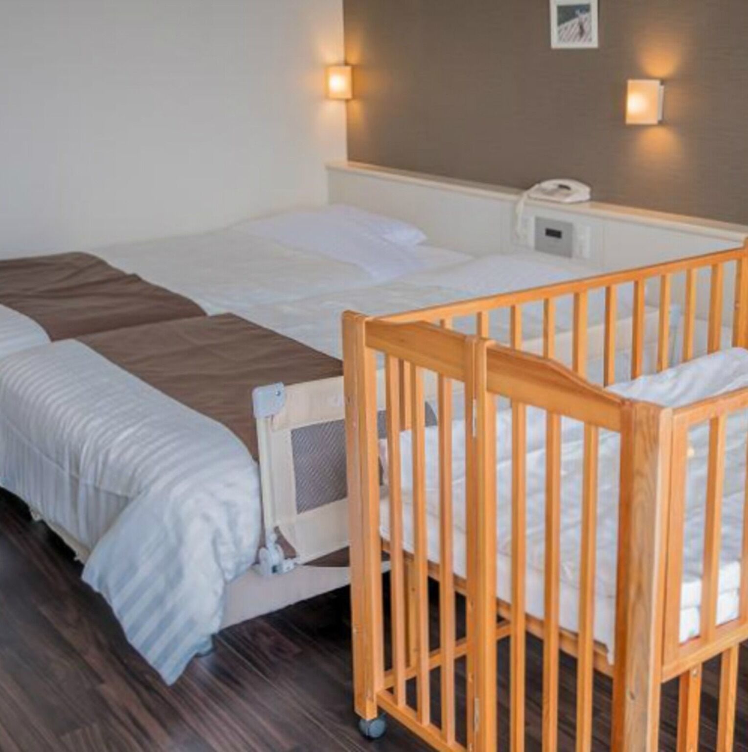 1 bedroom, desk, iron/ironing board, WiFi (free)